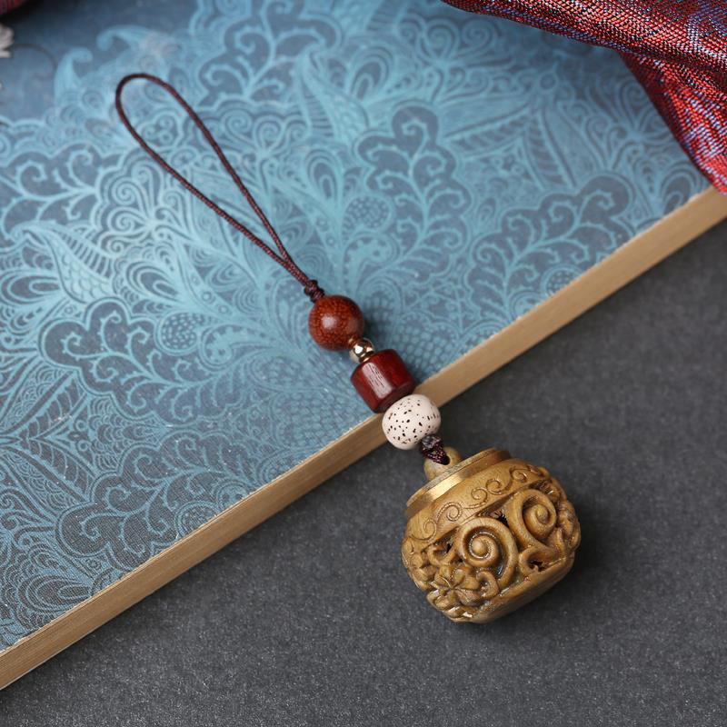 Green Sandalwood Keychain: Heart Sutra Scripture Pendant, Sachet, Gahu Box, Phone Charm, and Live Broadcast Traffic Magnet.