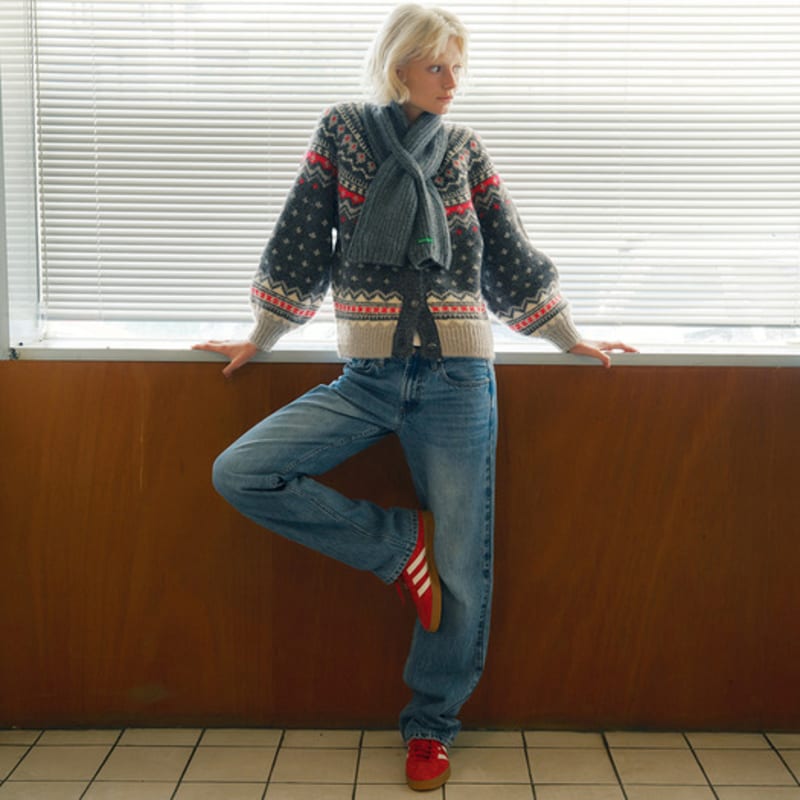 GREENBUTTER Пушистый короткий шарф (Древесный уголь)