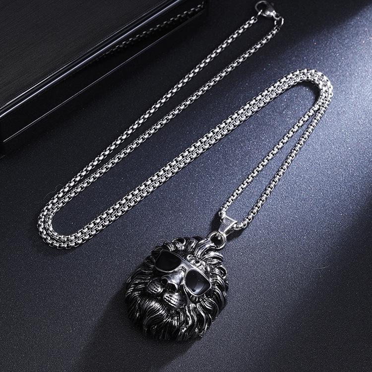 Retro Lion Head Pendant Necklace: European & American Hip-Hop Style Stainless Steel for Men