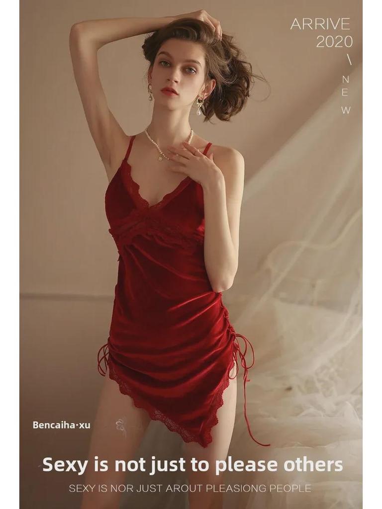 Сексуальный бархатный костюм с юбкой и подтяжками - пижама Pure Desire для женщин