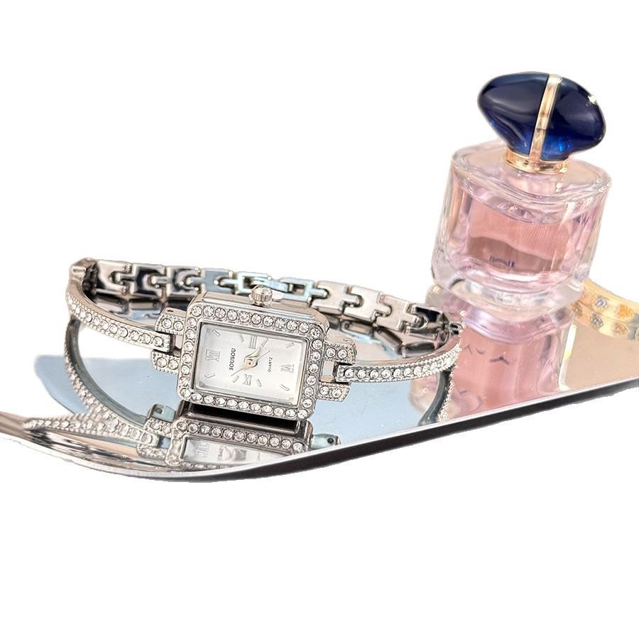 Alloy Bracelet Watch Square Medieval Exquisite Quartz Watch Women's Light Luxury Watch
