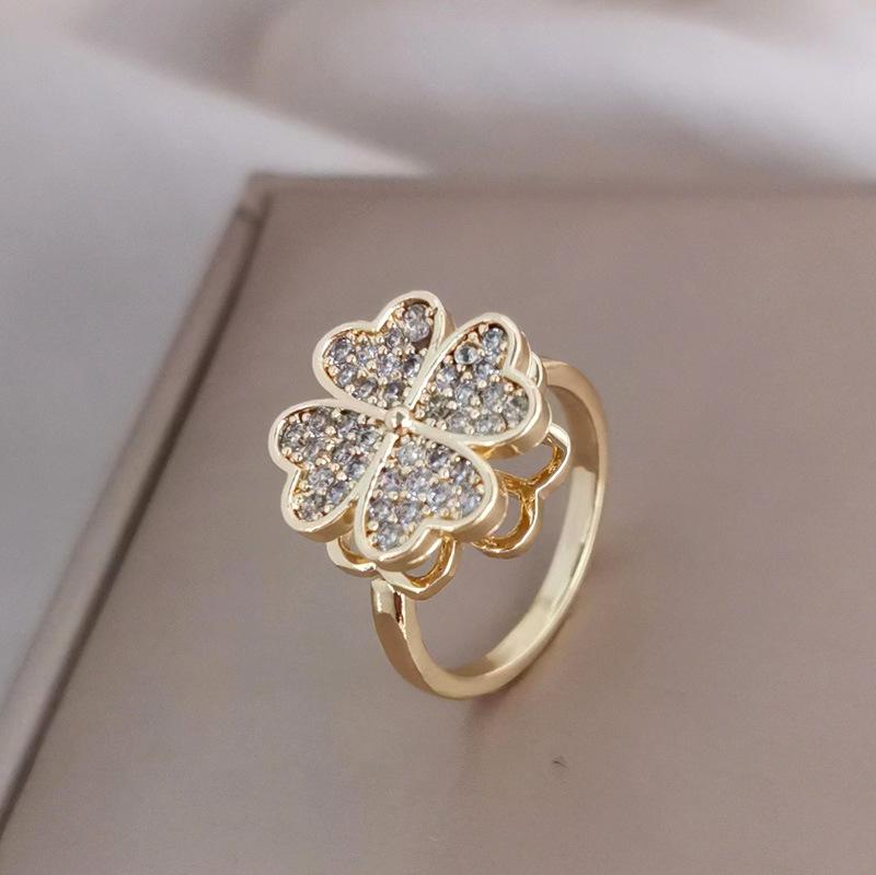 High-Grade Luxury Rotating Four-Leaf Clover Ring Female Niche Design Open Finger Ring Super Nice Girls Ring