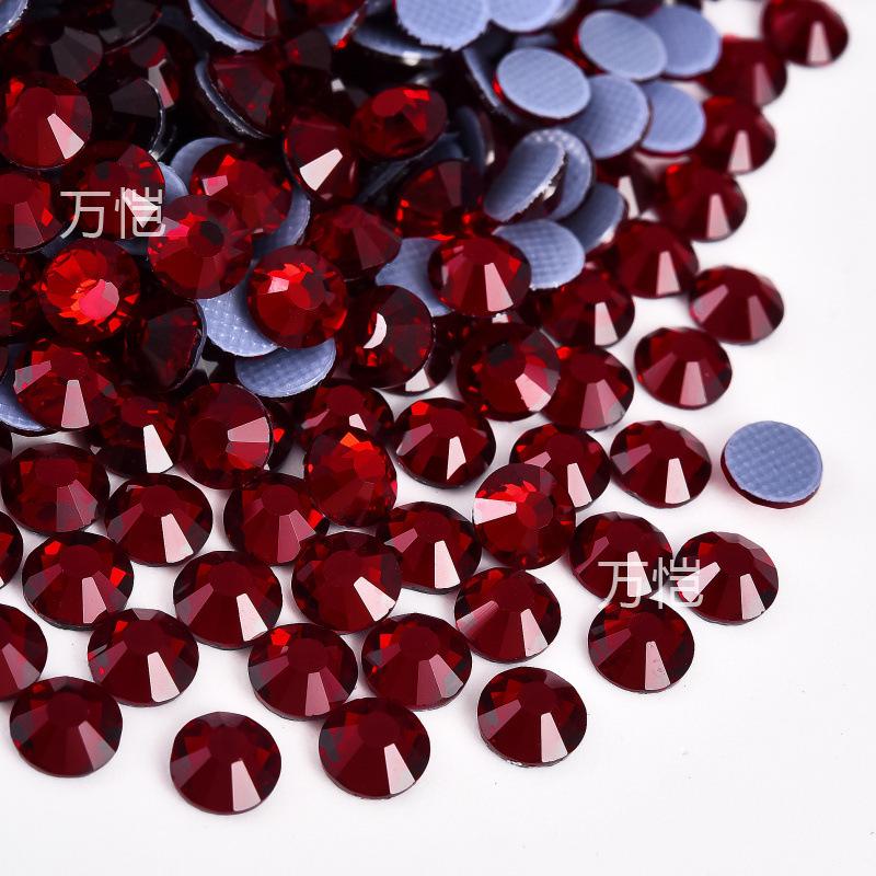 Китай Красный Стекло Горячий Алмаз, Термоплавкий Клей Стразы Diy Одежда Кристалл Ювелирные Изделия Декоративные Красота Креативные Аксессуары