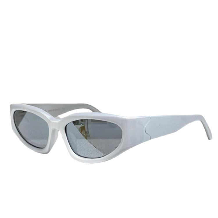 22 Wrap-Around Sports Cat'S Eye Tide Sunglasses Of The Same Style, Posing Catwalk Spice Girls Sunglasses