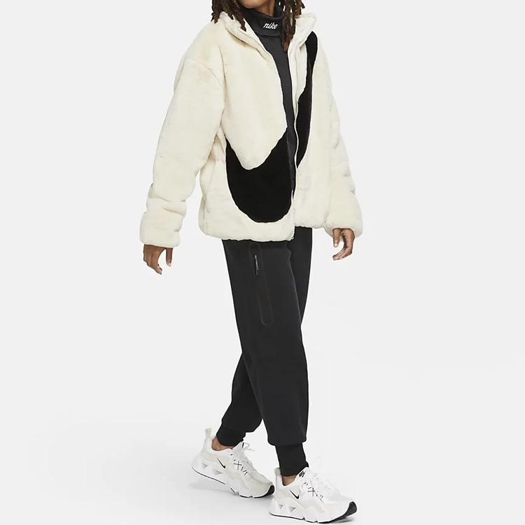 Nike Спортивная женская куртка свободного покроя с логотипом Swoosh из искусственного меха Fossil/черная женская уличная одежда CU6558-238