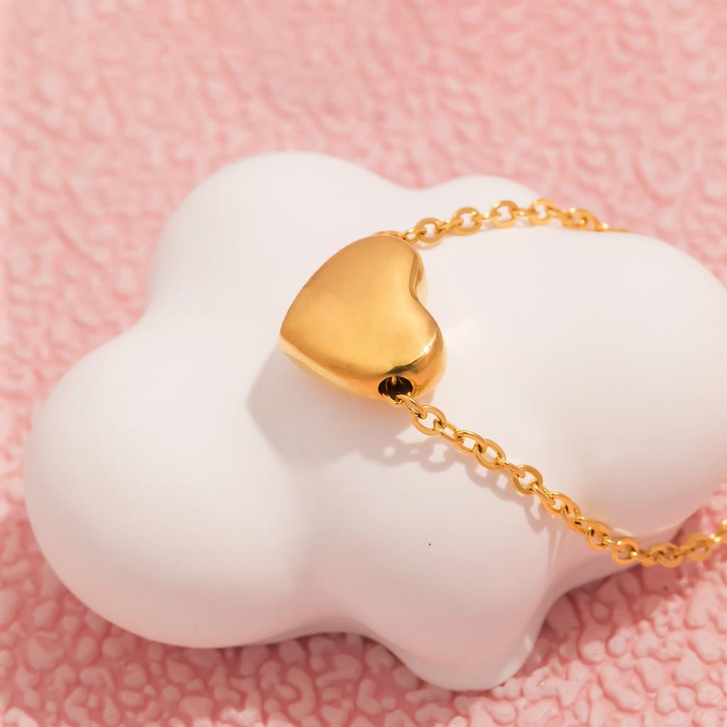 UHBINYCA Classic Design Heart Pendant Necklace for Women - Fine Polishing Stainless Steel Plated with Gold Exquisite Jewelry