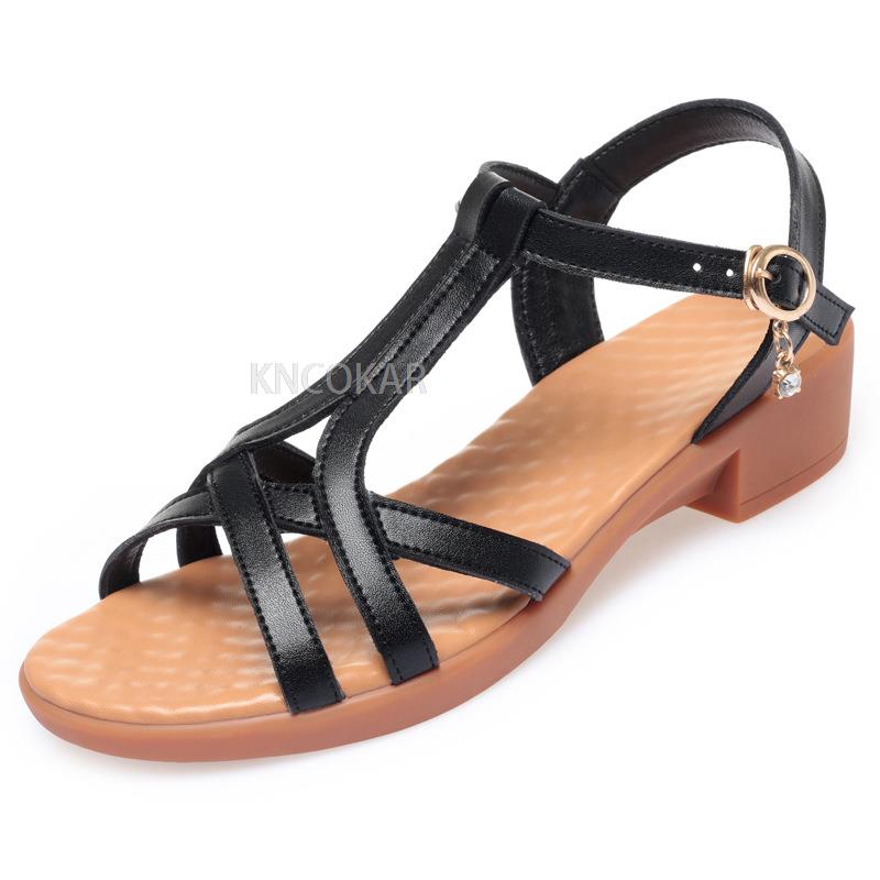 2025 Лето сандалии для мамы на низком каблуке с мягкой подошвой женские сандалии новые плоские кожаные римские сандалии полые сандалии большой размер