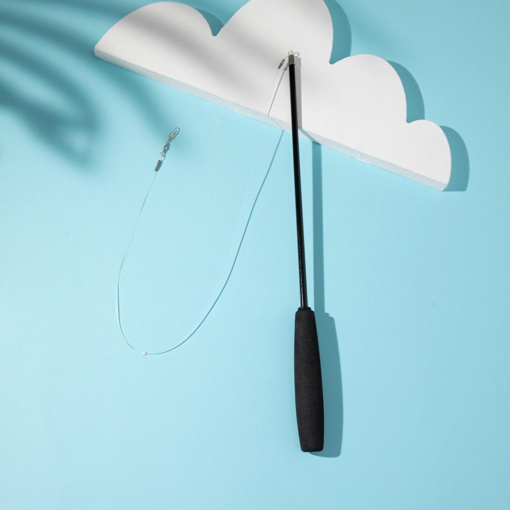 Популярная палочка-дразнилка для кошек: Трехсекционная удочка с несколькими вариантами расцветок для развлечения.