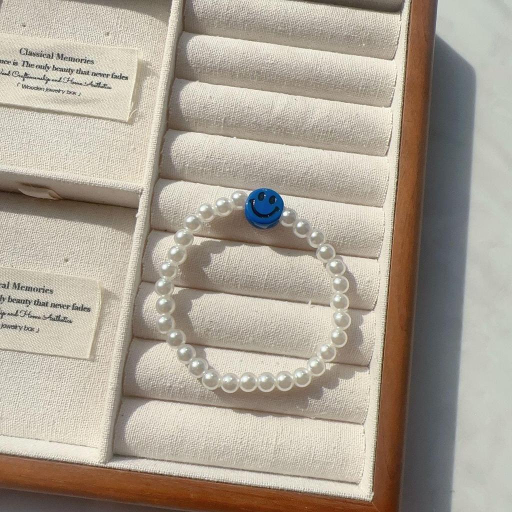 Korean-Style Acrylic Smile Face Pearl Bracelet for Women - Creative Handmade Elastic Beaded Jewelry