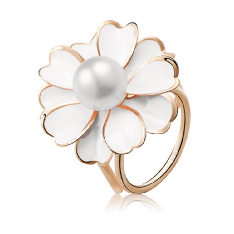 Корейская мультяшная жемчужина брошь: Булавка для шарфа с тремя кольцами «Камелия» и кристальными бриллиантами