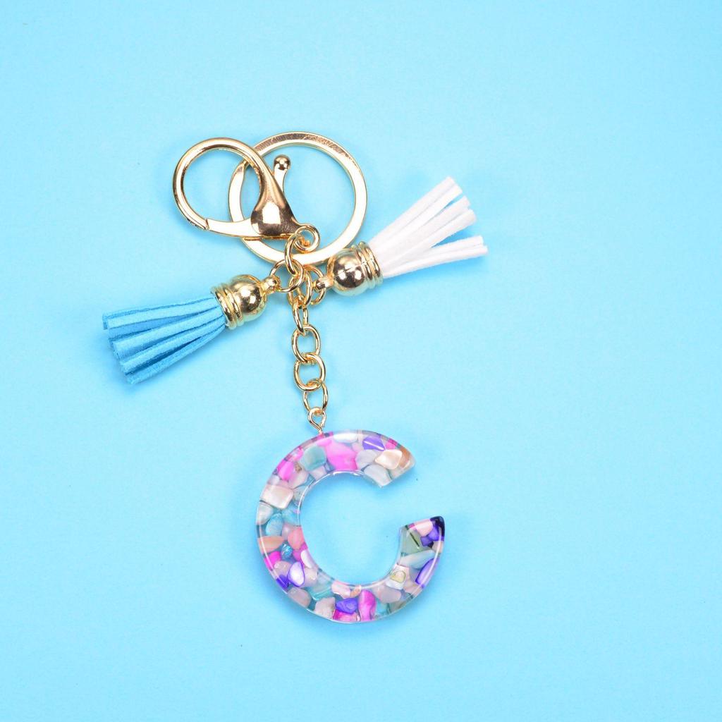 Брелок с кисточкой и английскими буквами: Аксессуары из смолы и акрила для мужчин и женщин - 26 уникальных букв