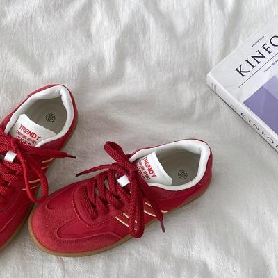 Весна 2025 новые красные немецкие тренировочные туфли женские легкие на плоской подошве ретро в гонконгском стиле универсальные повседневные кеды Forrest Gump