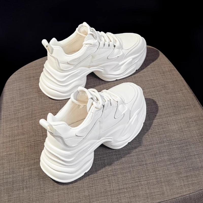 Модные женские туфли Daddy Shoes на толстой подошве 2024 года, новые весенние туфли небольшого роста, спортивные белые туфли на мягкой подошве, повседневные туфли на платформе для женщин