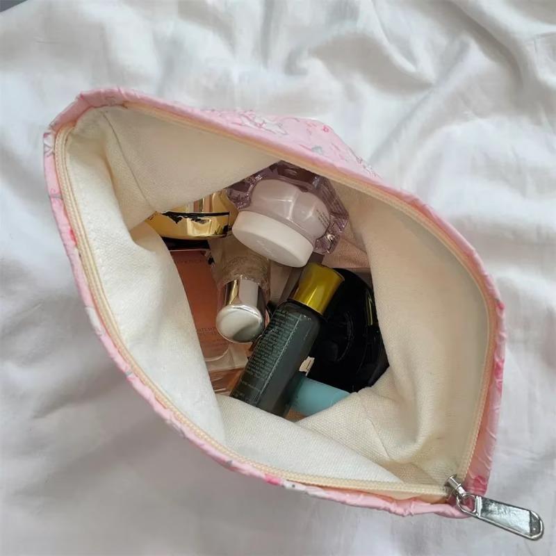 Large Capacity Portable Travel Cosmetic Organizer Wash Bag Embossed Cartoon Cosmetic Bag Women Makeup Bags Skincare Storage Bag