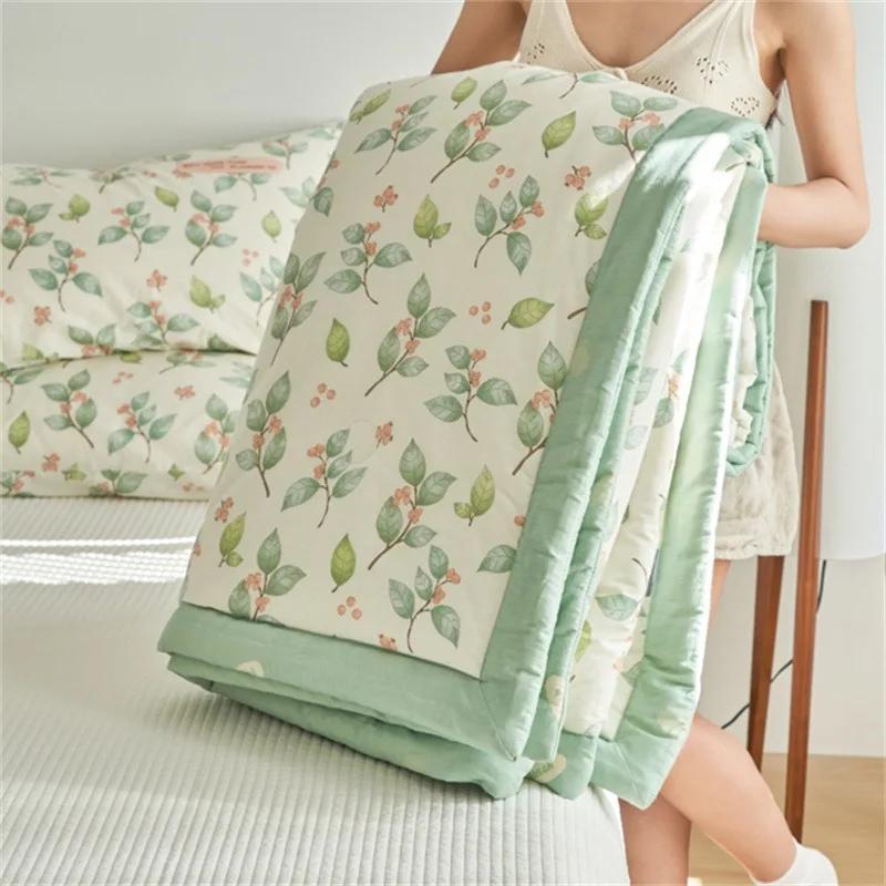 1PC Cotton Thin Quilt Lightweight Fluffy Summer Blanket Soft Breathable Summer Household Bedding Machine Washable Queen Quilt