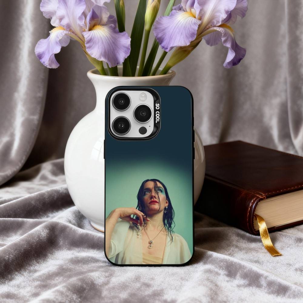 Beautiful S-Sarah P-Pidgeon Actress Phone Case For iPhone17,16,15,14,13,12,11 Plus,Pro Max Candy Silver Plated Inside Cover