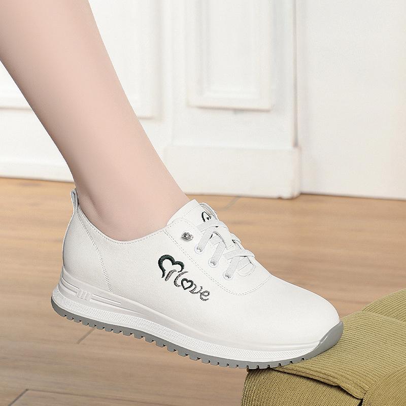 Fashion Mom Shoes Comfortable And Not Tiredsports White Shoes For Women In Spring And Autumn Travel Casual Shoes Soft Sole Shoes Women