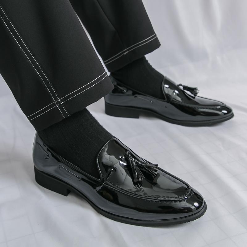 Дизайнерская мужская обувь из лакированной кожи, винтажные фиолетовые лоферы с кисточками, мужские мокасины, повседневные слипоны, социальная обувь