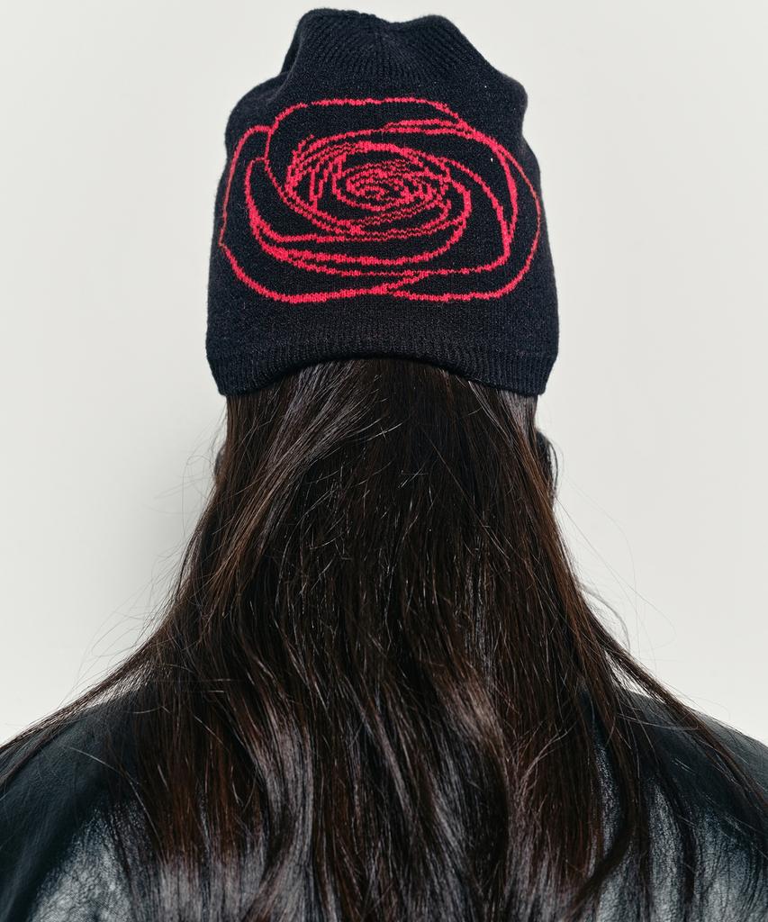 Nigaennikol Шапка-бини с жаккардовым узором "Роза"_Черно-красная