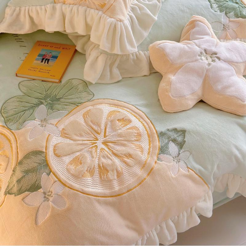 2025 Милый Лимонно-Молочный Бархатный Зимний Толстый Плюшевый Коралловый Флис Четырехкомпонентный Комплект Пододеяльника