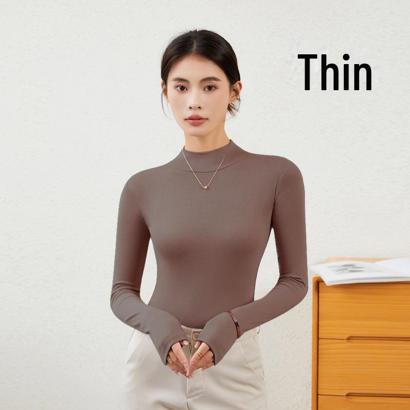 Женская облегающая рубашка с длинным рукавом и полуводолазкой — незаменимый предмет гардероба на осень/зиму в черном или белом цвете