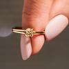 Женское модное и персонализированное кольцо-узел, креативного дизайна, подходящее для повседневного и простого стиля как мужчин, так и женщин.