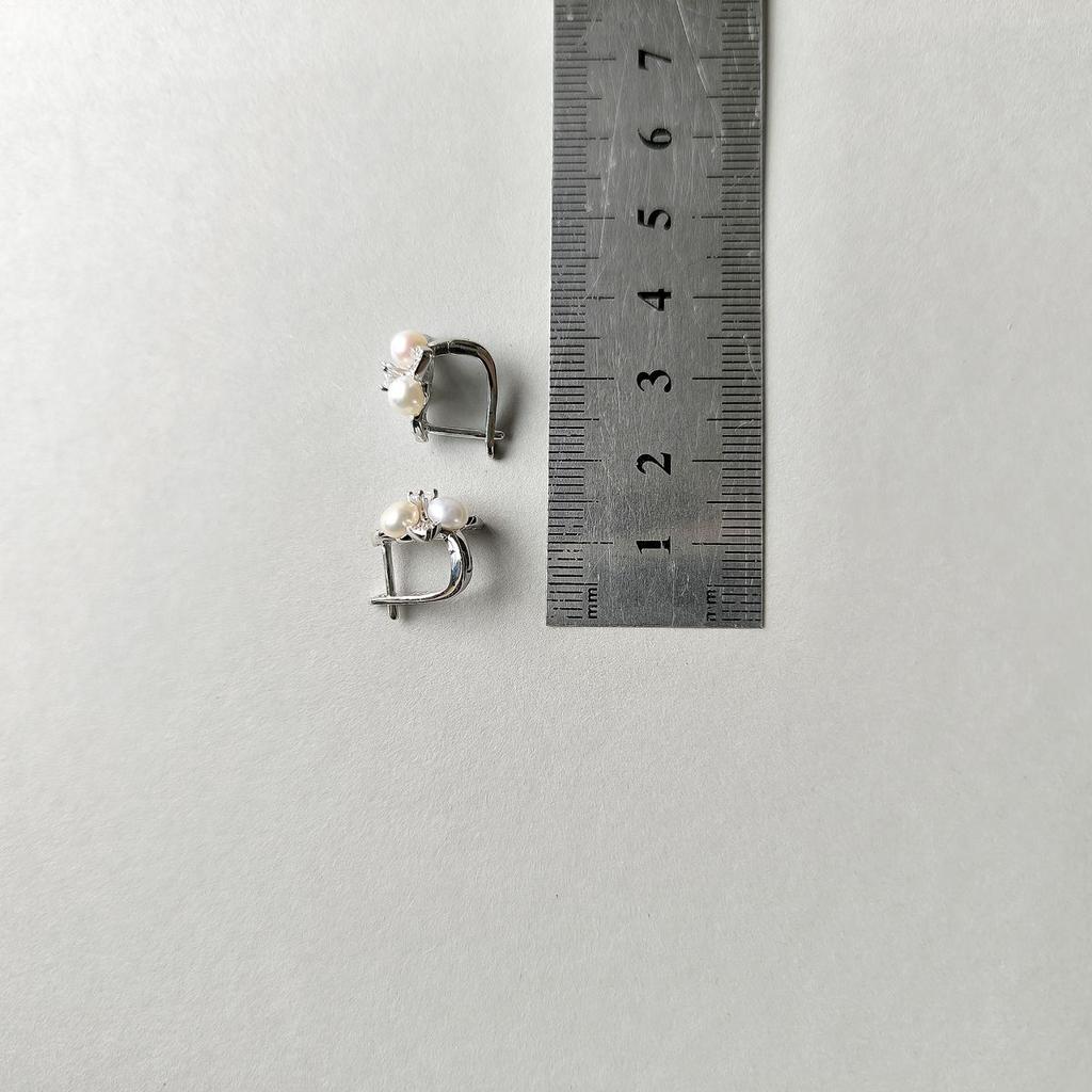 Серебряные серьги с натуральным жемчугом, фианитами (2160267)