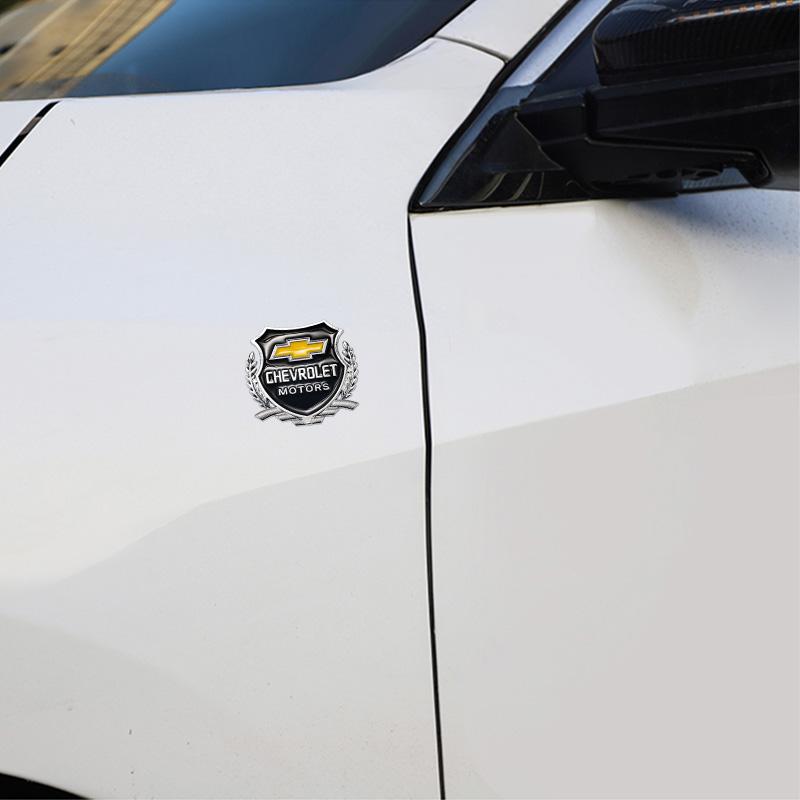 AABHM1 2Pcs Car Logo Metal Sticker Window Trunk Emblem Accessories For Chevrolet Corvette Montana TrailBlazer Silverado Traverse Camaro