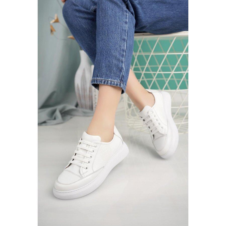 Женские кроссовки из натуральной кожи