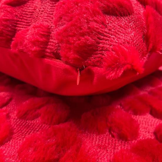 Красная наволочка-подушка в форме сердца, плюшевая, с надписью «Love», накидка на декоративную подушку в виде романтичного пушистого 3D-сердца для гостиной, спальни, украшения на День святого Валентина
