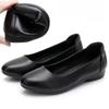 Рабочая обувь женская черная обувь для собеседования деловая обувь на плоской подошве нескользящая кожаная обувь для работы одинарные туфли