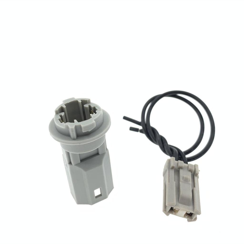 Toyota 05-09 Reiz, RAV4, Land Cruiser LC200, IZOA Разъем для лампы подсветки номерного знака
