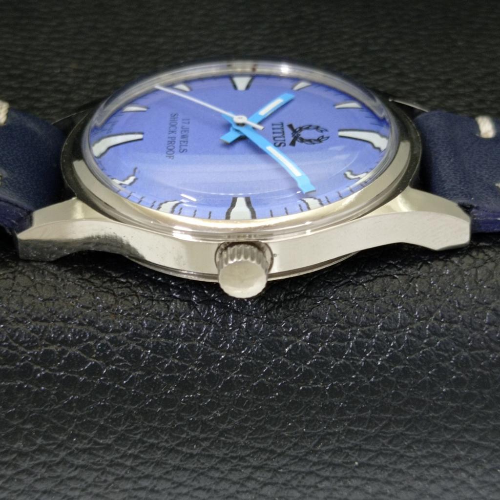 ВИНТАЖНЫЕ ЧАСЫ TITUS SWISS С РУЧНЫМ ЗАВОДОМ, МУЖСКИЕ, С ОТРЕСТАВРИРОВАННЫМ НЕБЕСНО-ГОЛУБЫМ ЦИФЕРБЛАТОМ a500048-2 R151a-a500048