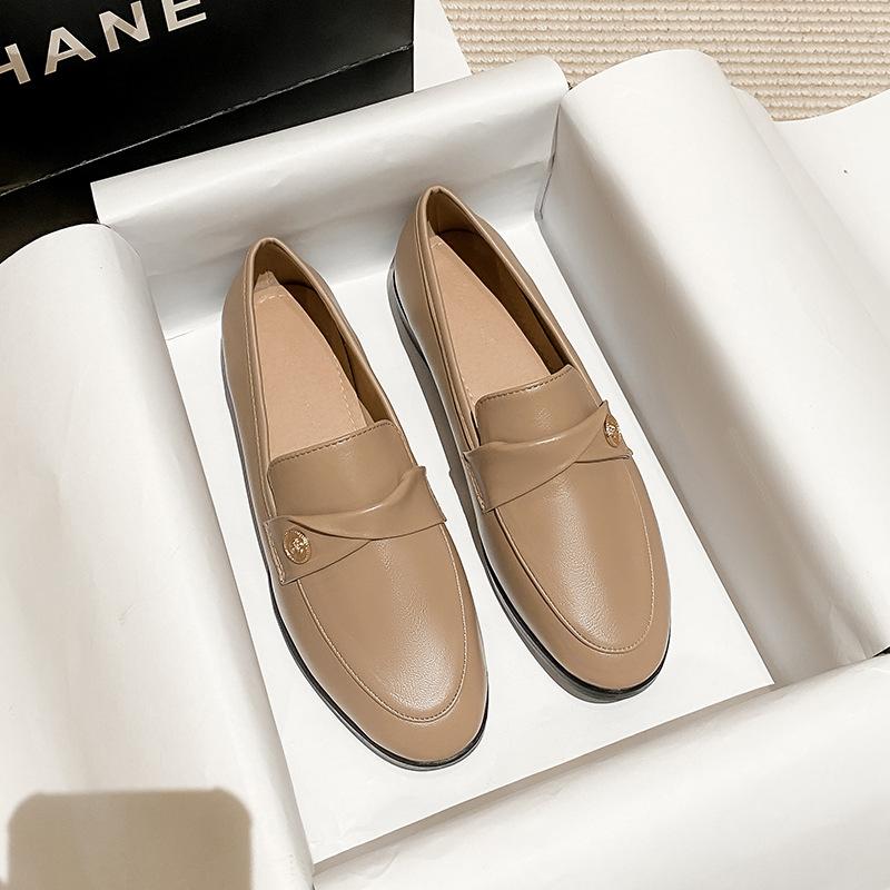 Модная женская обувь в британском стиле 2025 Осень Новинка Универсальная плоская подошва Легкая Удобная Модная Обувь-слипоны для повседневной работы