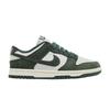 Женские кроссовки Dunk Low Next Nature Viintage Green (Женский) Фотонная пыль/Винтажный зеленый/Парус/Белый