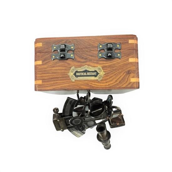 Антикварный морской секстант, старинные морские астролябии, судовые инструменты с деревянным ящиком