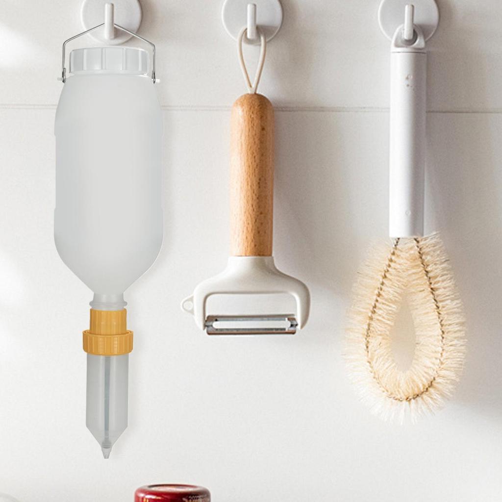 Hanging sauce dispenser 2.5L Large capacity condiment dispenser Leak-proof sauce Squeezy Bottles for kitchen accessories