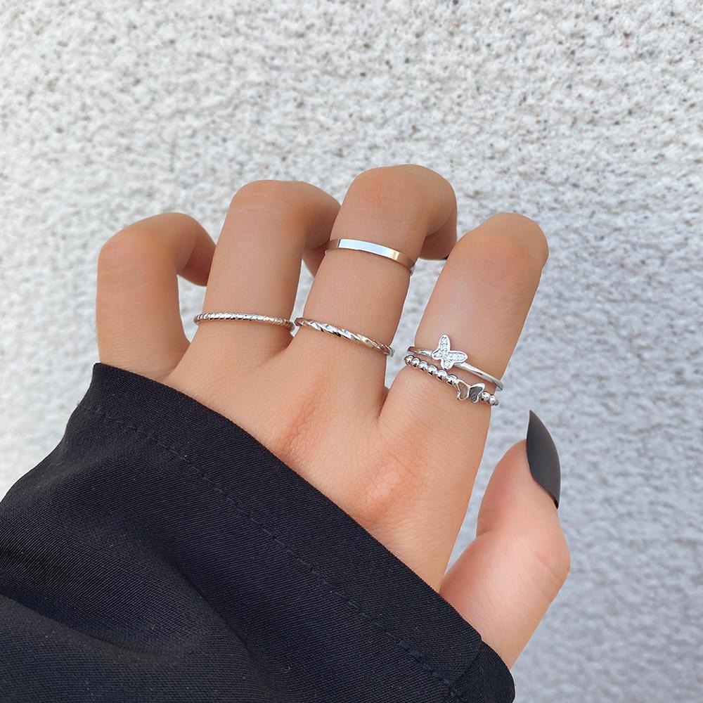2024 4 Pieces Hip Hop Ring Personality Couple Matching Ring Wide Face Opening Women's Ring Index Finger Ring Chain Buckle Joint Ring Set