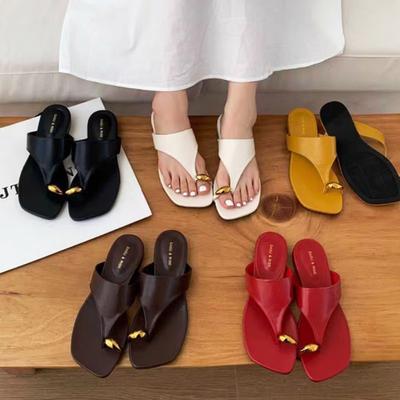 Летний новый костюм металлическая пряжка плоские ленивые пляжные отпуск женские полушлепанцы