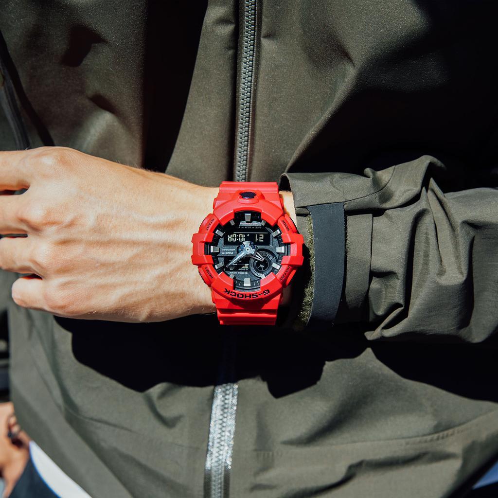 Casio Мужские кварцевые часы GA-700-4A из смолы, водонепроницаемые 200 м, аналоговые, ударопрочные