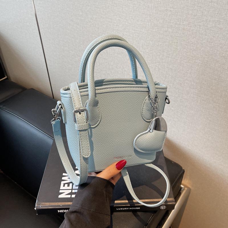 Premium Handbag Bag Women's New Trendy Fashion Versatile Shoulder Bag Commuter Messenger Bucket Bag