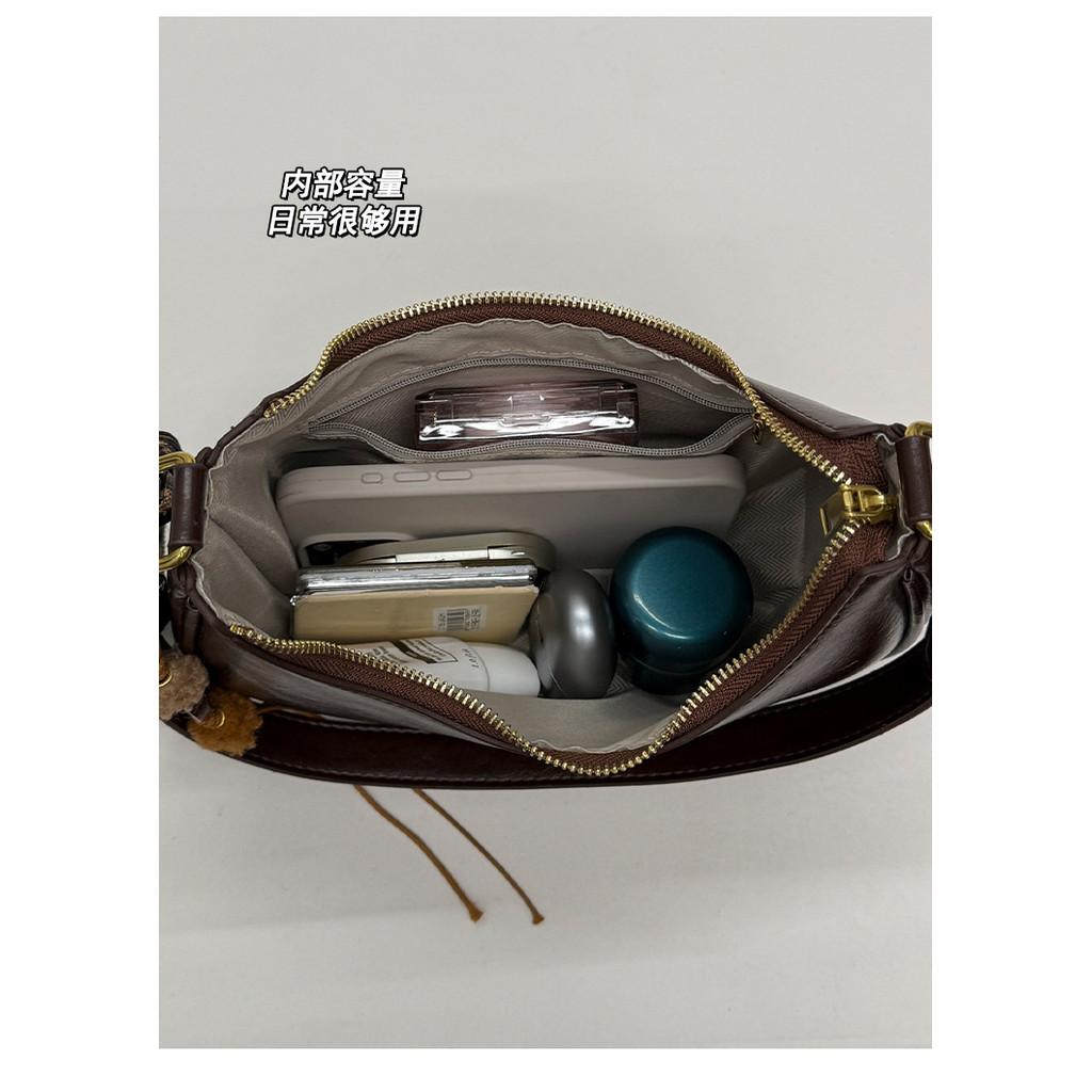 IELGY 2026 Spring Summer New Style Ladies Underarm Female Bag Niche Design Bag Female Solid Color Shoulder Bag Female Dumpling Bag