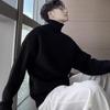 Мужской свитер в корейском стиле с высоким воротником: Осенне-зимний теплый, плотный, свободный, модный, ленивый базовый трикотаж.