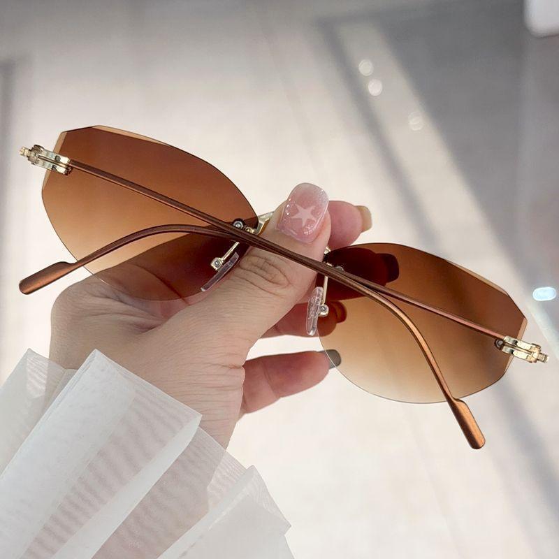 New Internet celebrity frameless polygon gradual change sunglasses women tide light luxury retro advanced sense UV protection sunglasses F