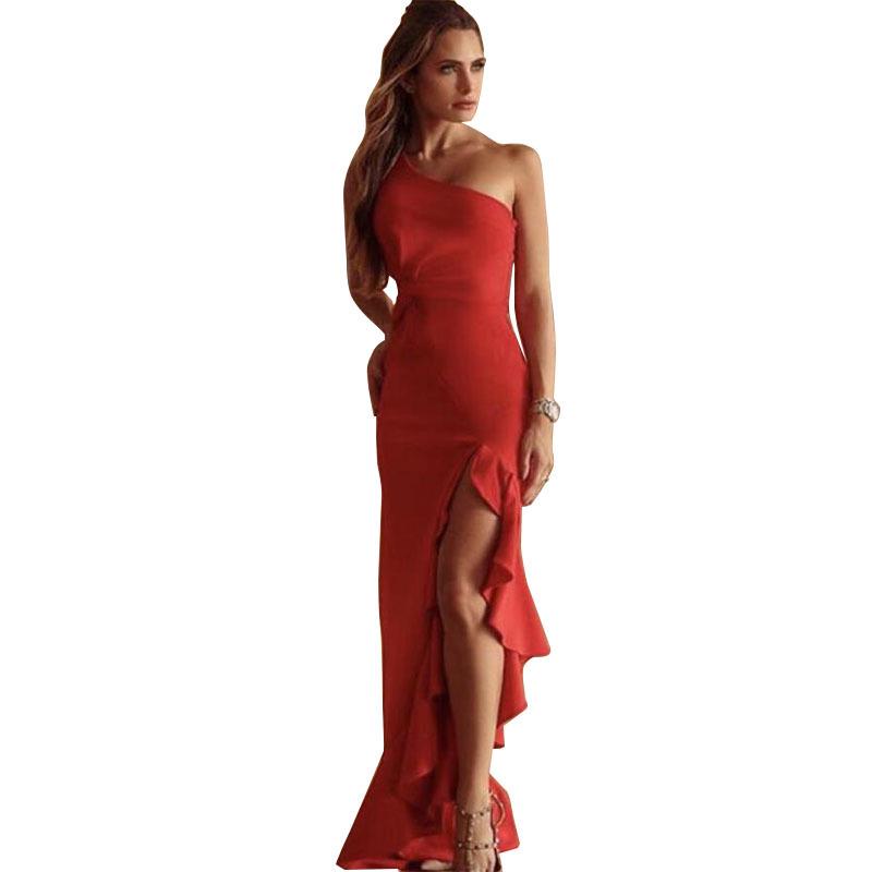 Женское вечернее платье в пол с оборкой и разрезом