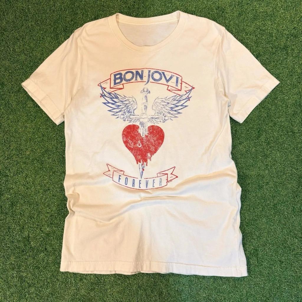 Bon Jovi "These Days" Рок-альбом 90-х Фото группы Винтажная стирка Оверсайз Уличная одежда Концертный мерч для фанатов Футболка Топ для любителей рок-музыки Коллекционеров группы