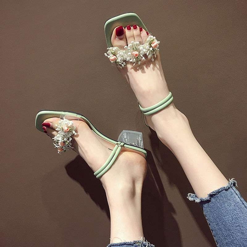 Летние сандалии для девочки 2025 новые фея ветер носить мода цветок высокий каблук слово два носить толстый каблук крутые шлепанцы