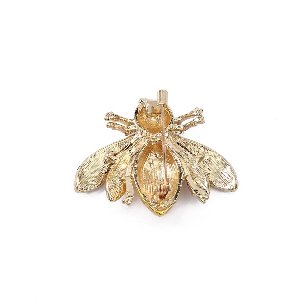 Брошь в виде пчелы с жемчугом и стразами – Элегантная женская булавка и аксессуар для корсажа