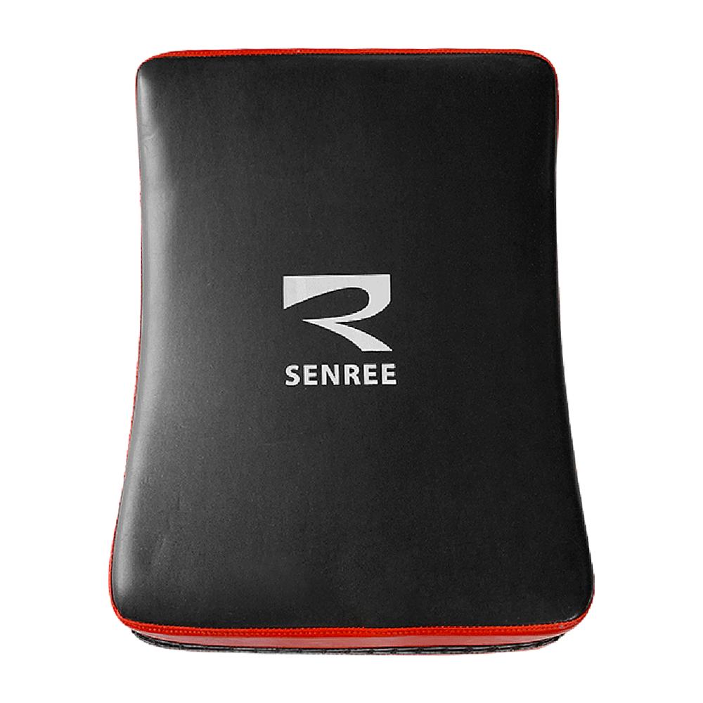 Спортивный щит, блокирующий площадку, боевые искусства, кикбоксинг, спортивная тренировка, удар ногой по мишени