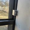 Замок для раздвижного окна с ключом Регулируемый оконный замок Стопоры для окон безопасности для патио спальни дома и офиса